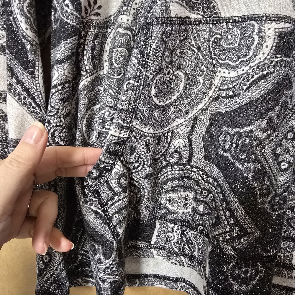 CJ Banks Patterned Sparkly Long Sleeve Top With Gems And Hood Size 1X 107 - Picture 6 of 11